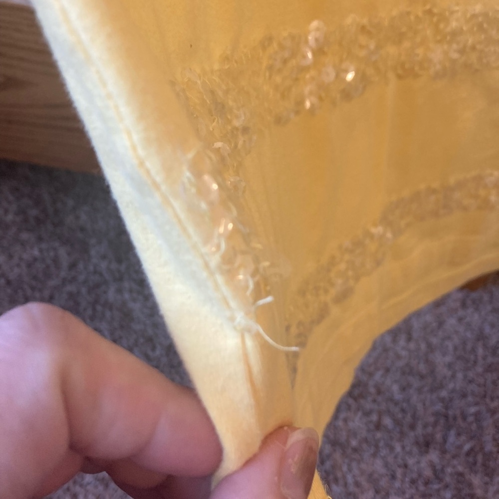 Chico’s Yellow Sequin T-shirt - Picture 4 of 6